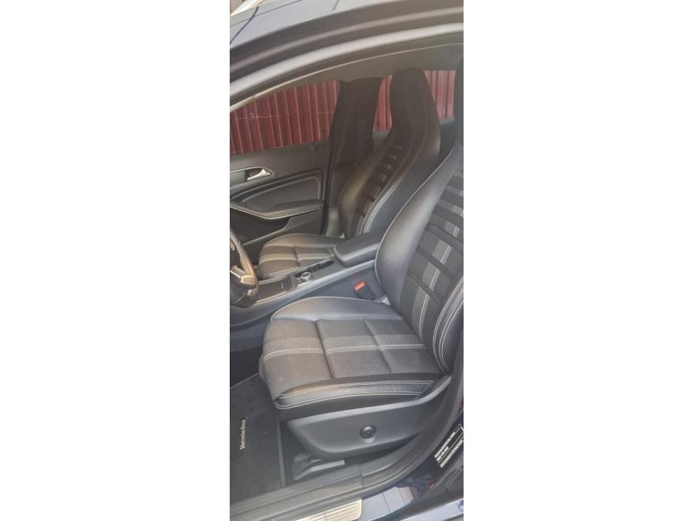 Mercedes Benz GLA 200