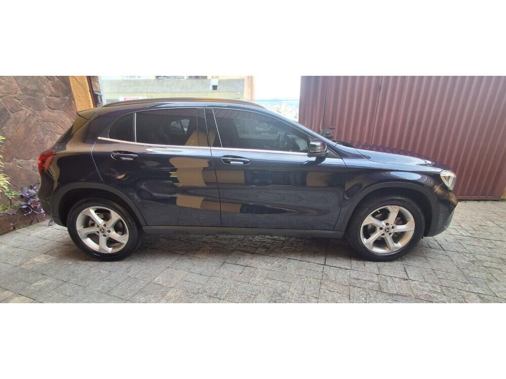 Mercedes Benz GLA 200