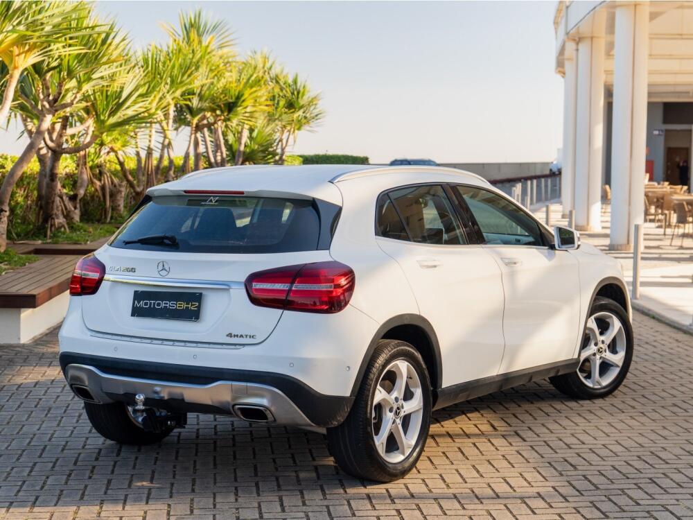 Mercedes Benz GLA 200