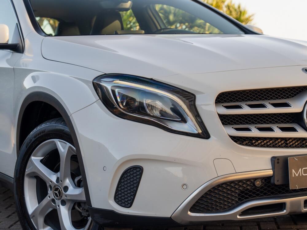Mercedes Benz GLA 200