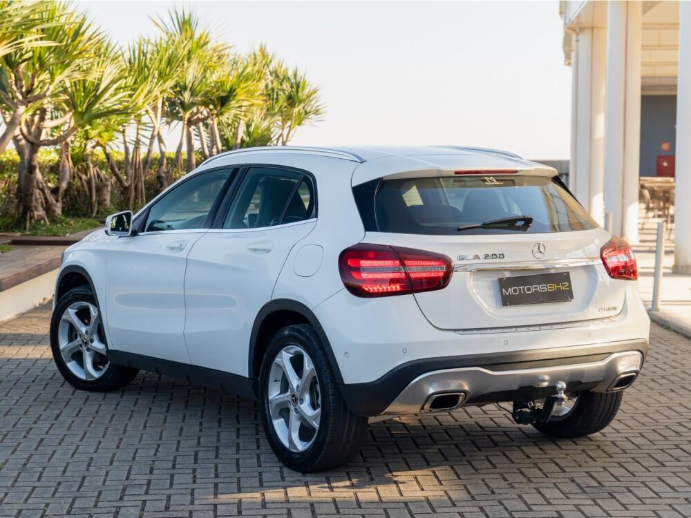 Mercedes Benz GLA 200