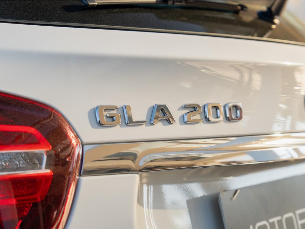 Mercedes Benz GLA 200