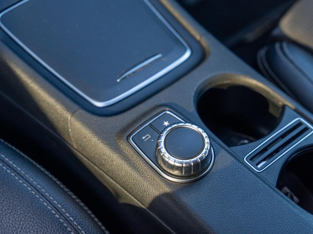 Mercedes Benz GLA 200