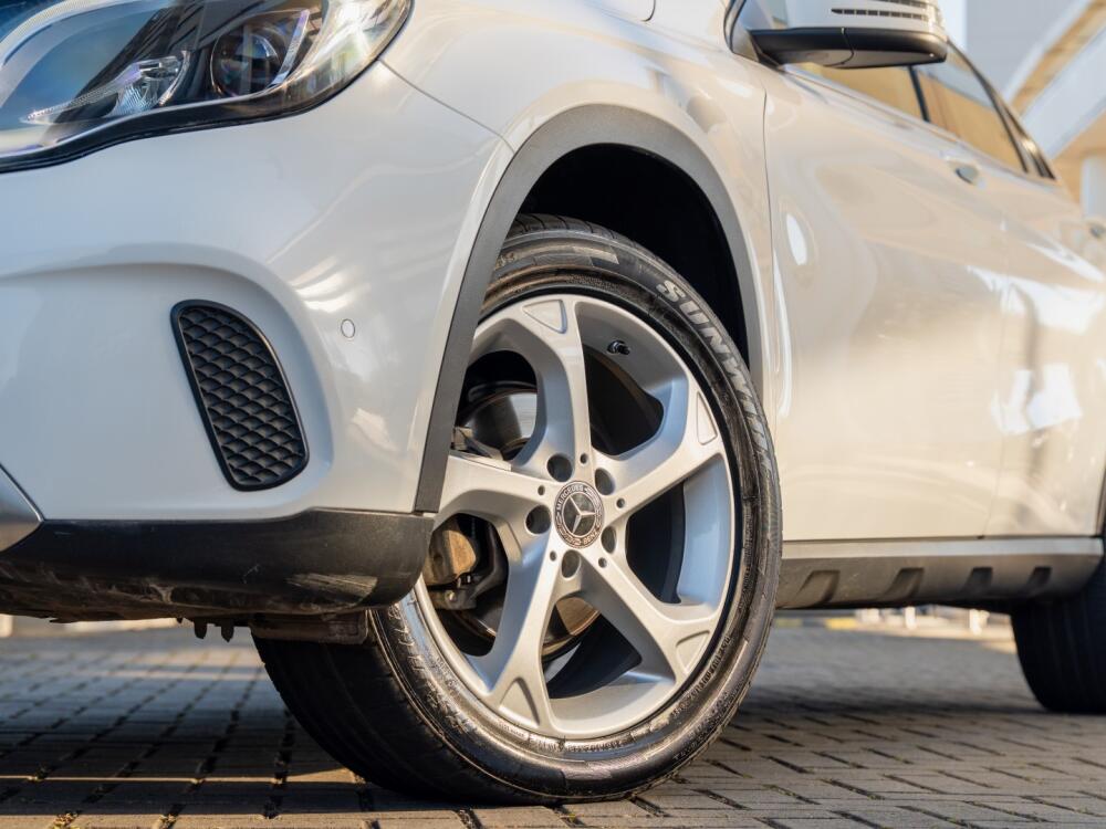 Mercedes Benz GLA 200