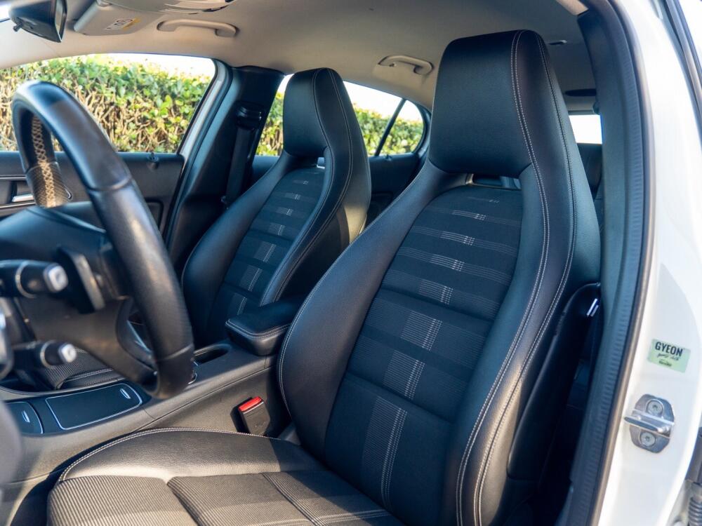 Mercedes Benz GLA 200