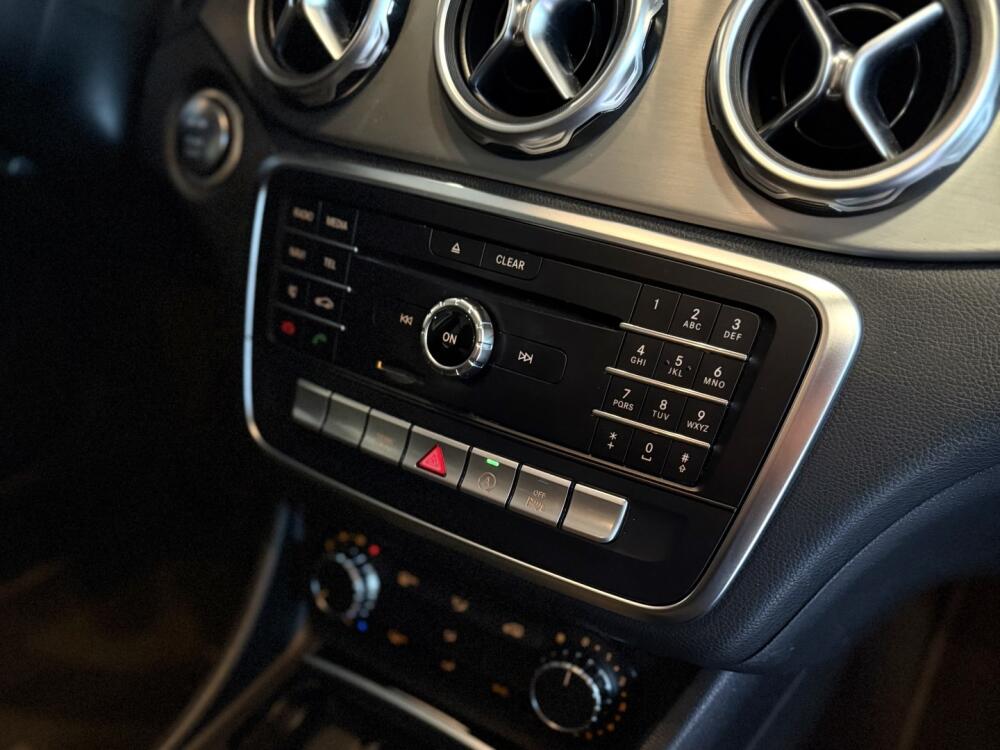 Mercedes Benz GLA 200