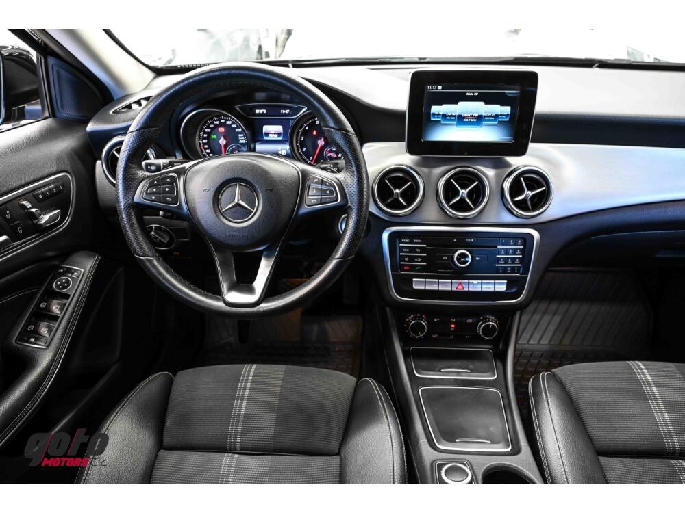 Mercedes Benz GLA 200
