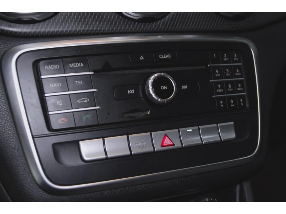 Mercedes Benz GLA 200