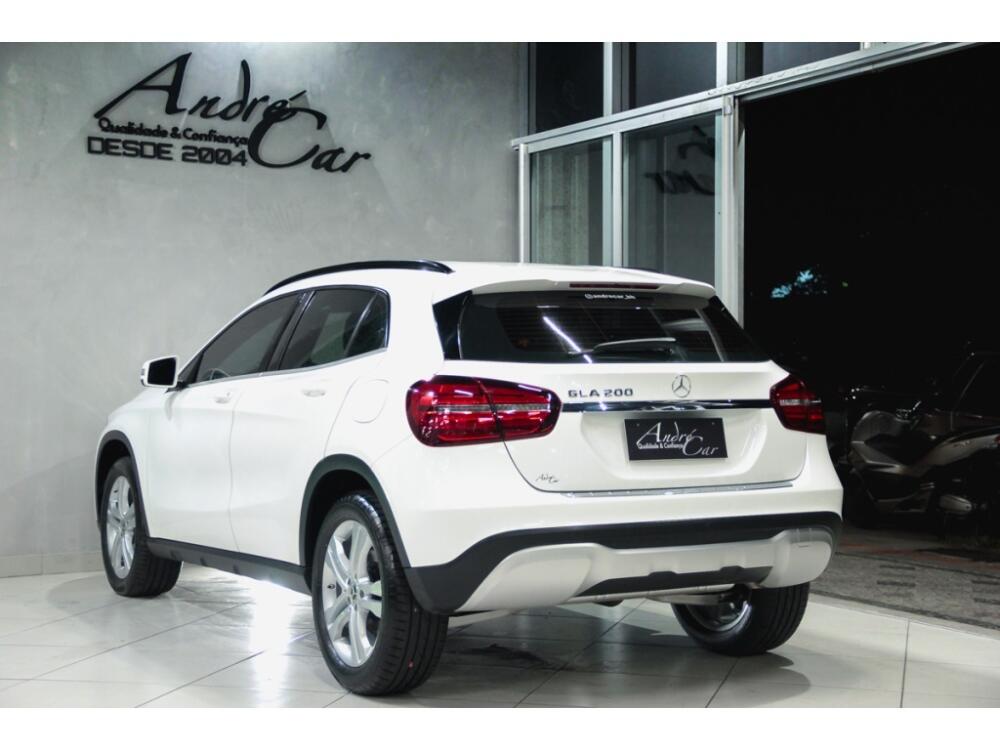 Mercedes Benz GLA 200