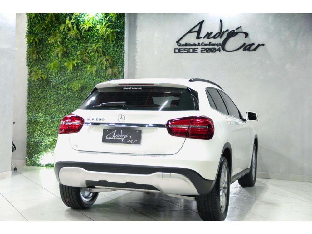 Mercedes Benz GLA 200