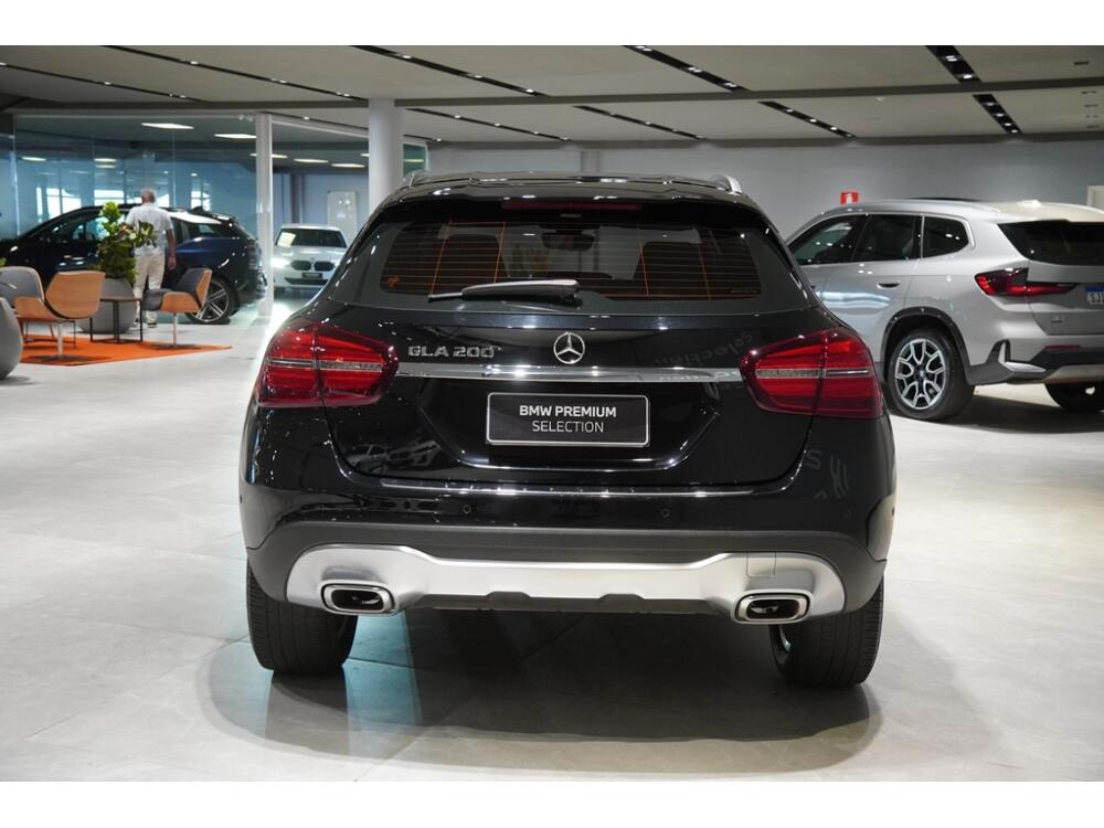 Mercedes Benz GLA 200