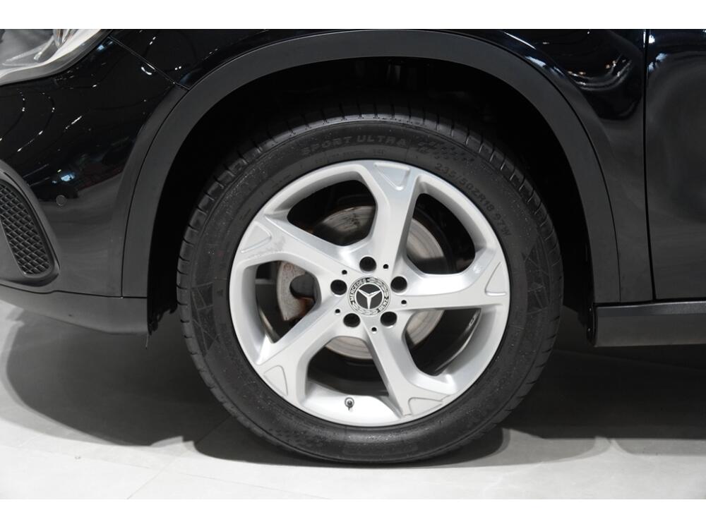 Mercedes Benz GLA 200