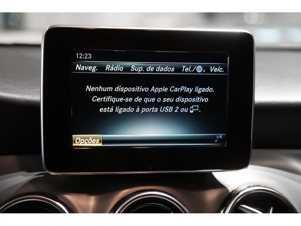 Mercedes Benz GLA 200