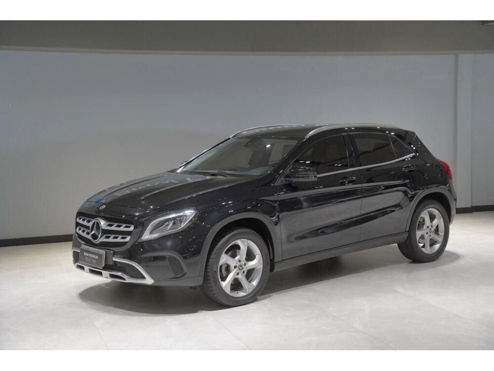 Mercedes Benz GLA 200