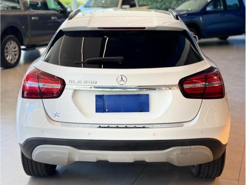 Mercedes Benz GLA 200