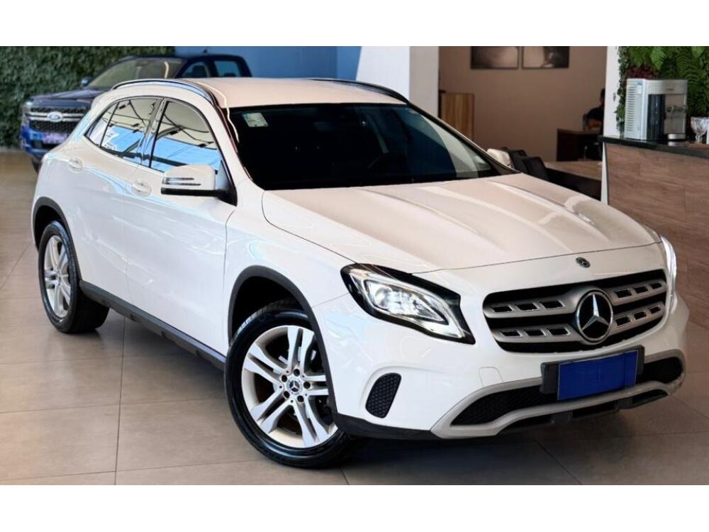 Mercedes Benz GLA 200