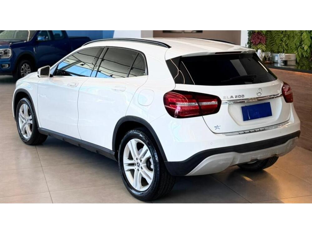 Mercedes Benz GLA 200
