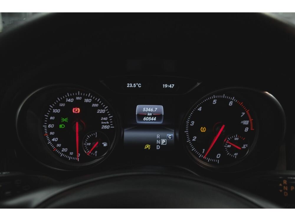 Mercedes Benz GLA 200