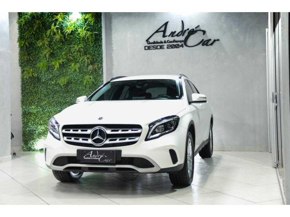 Mercedes Benz GLA 200