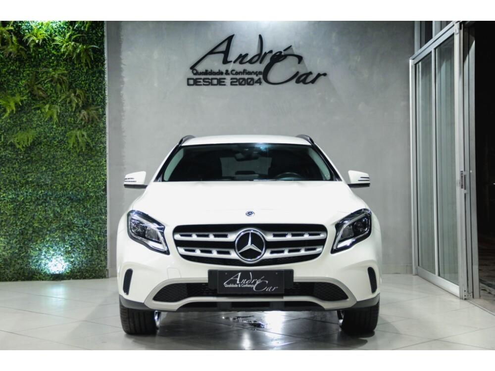 Mercedes Benz GLA 200