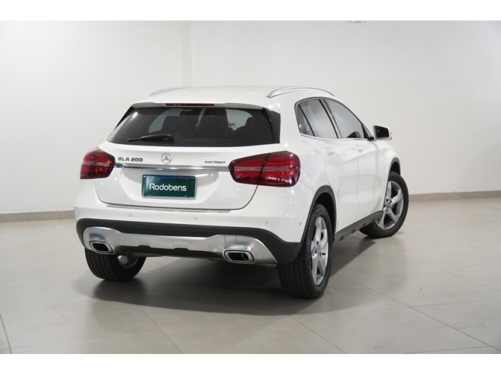 Mercedes Benz GLA 200