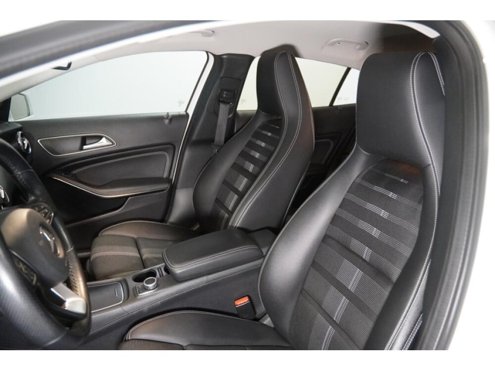 Mercedes Benz GLA 200