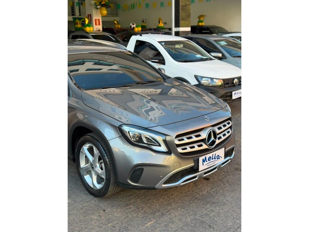 Mercedes Benz GLA 200