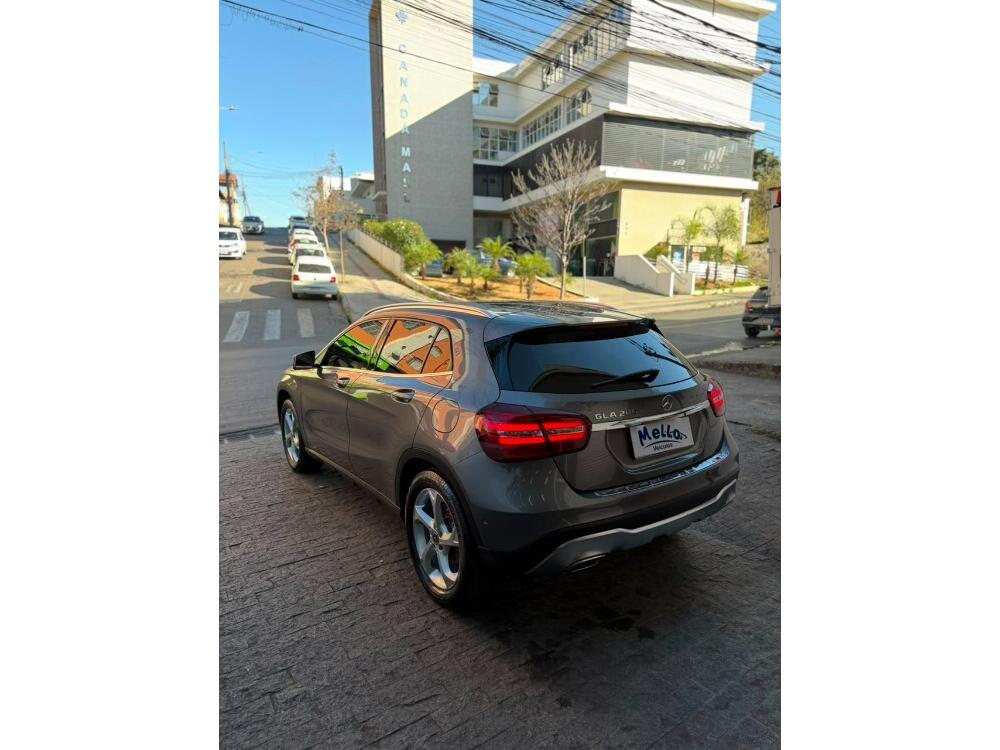Mercedes Benz GLA 200