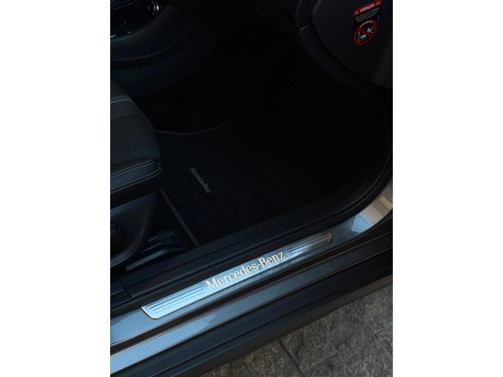 Mercedes Benz GLA 200