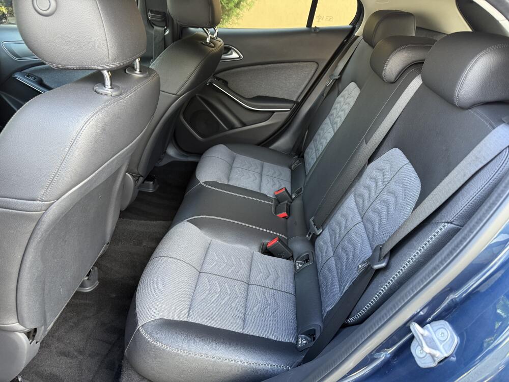 Mercedes Benz GLA 200