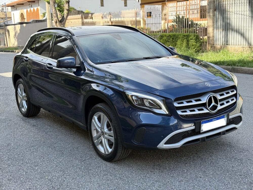 Mercedes Benz GLA 200