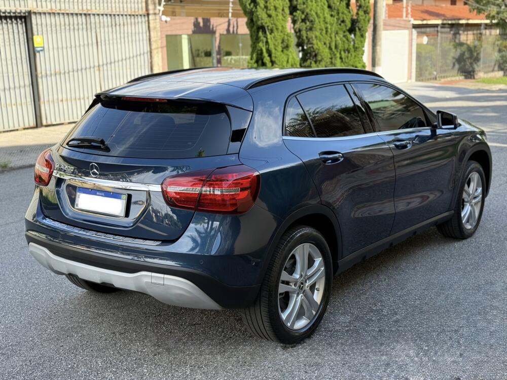Mercedes Benz GLA 200