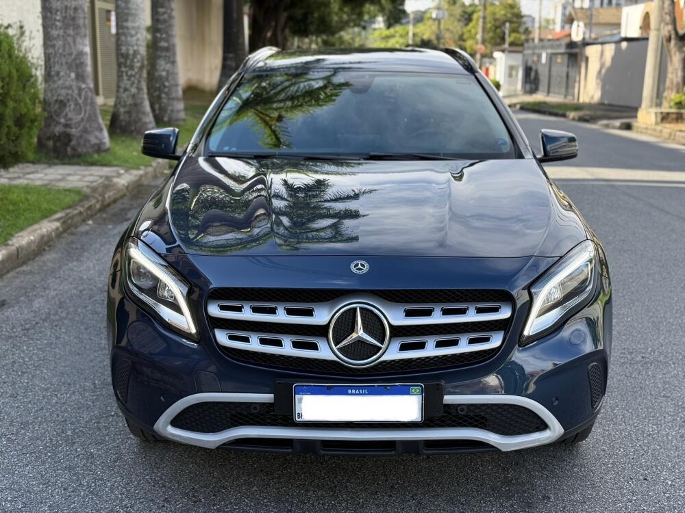 Mercedes Benz GLA 200