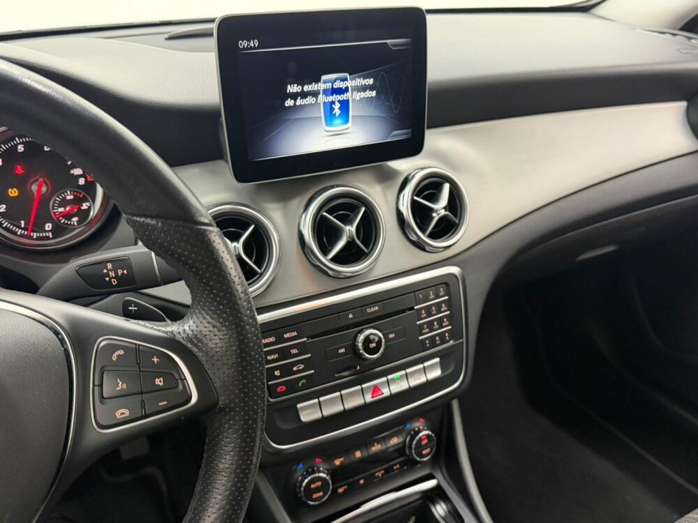 Mercedes Benz GLA 200