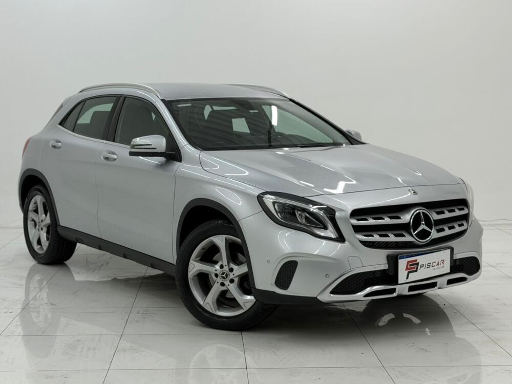 Mercedes Benz GLA 200