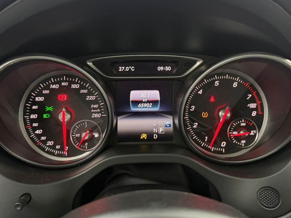 Mercedes Benz GLA 200