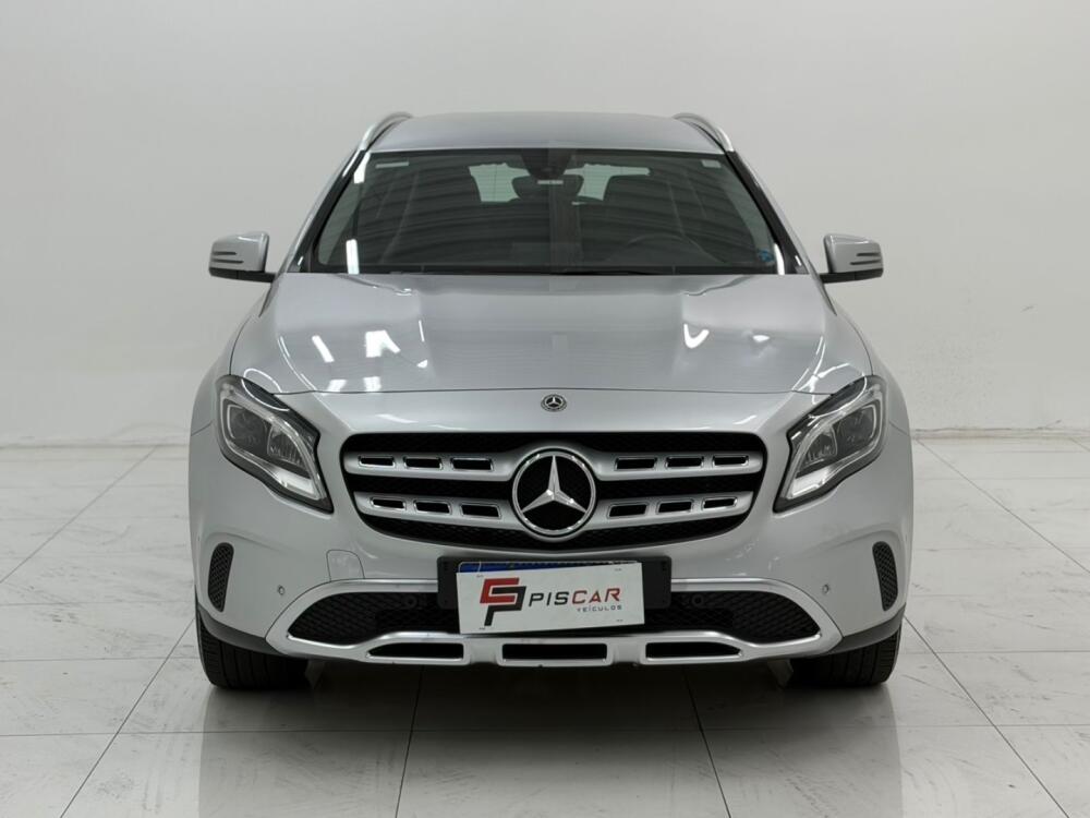 Mercedes Benz GLA 200
