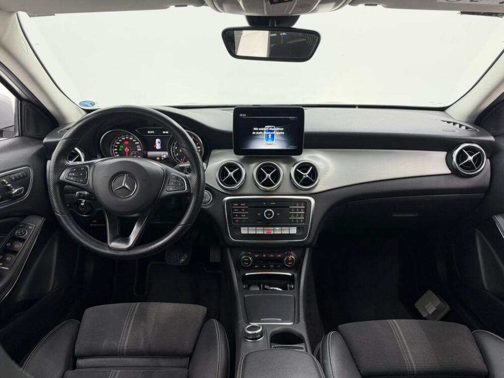 Mercedes Benz GLA 200