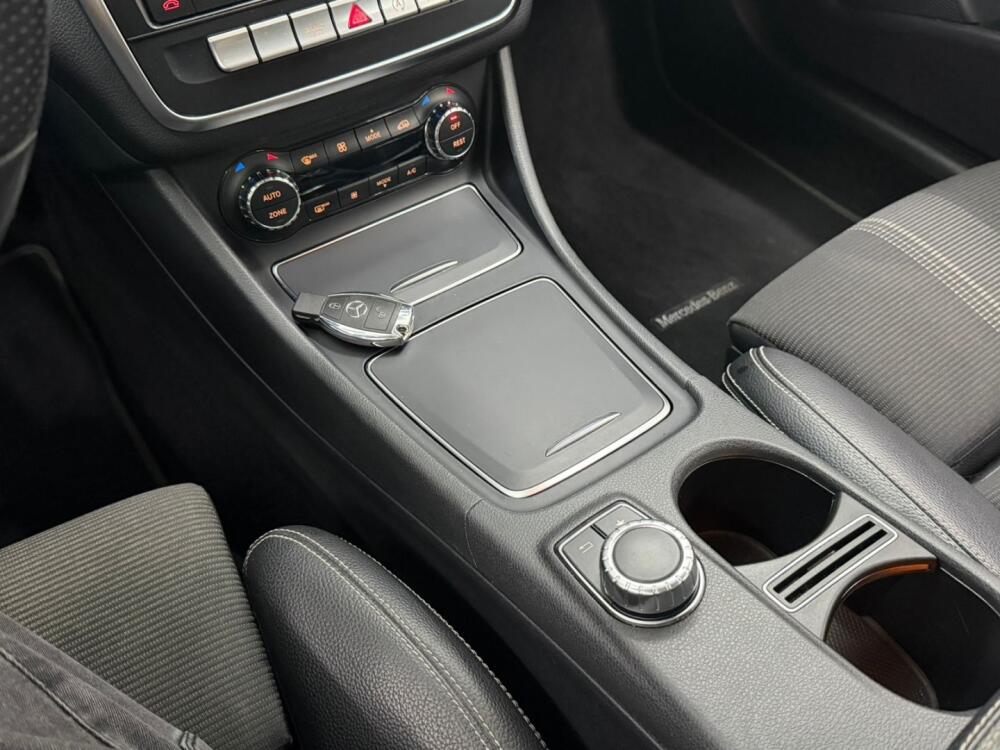 Mercedes Benz GLA 200