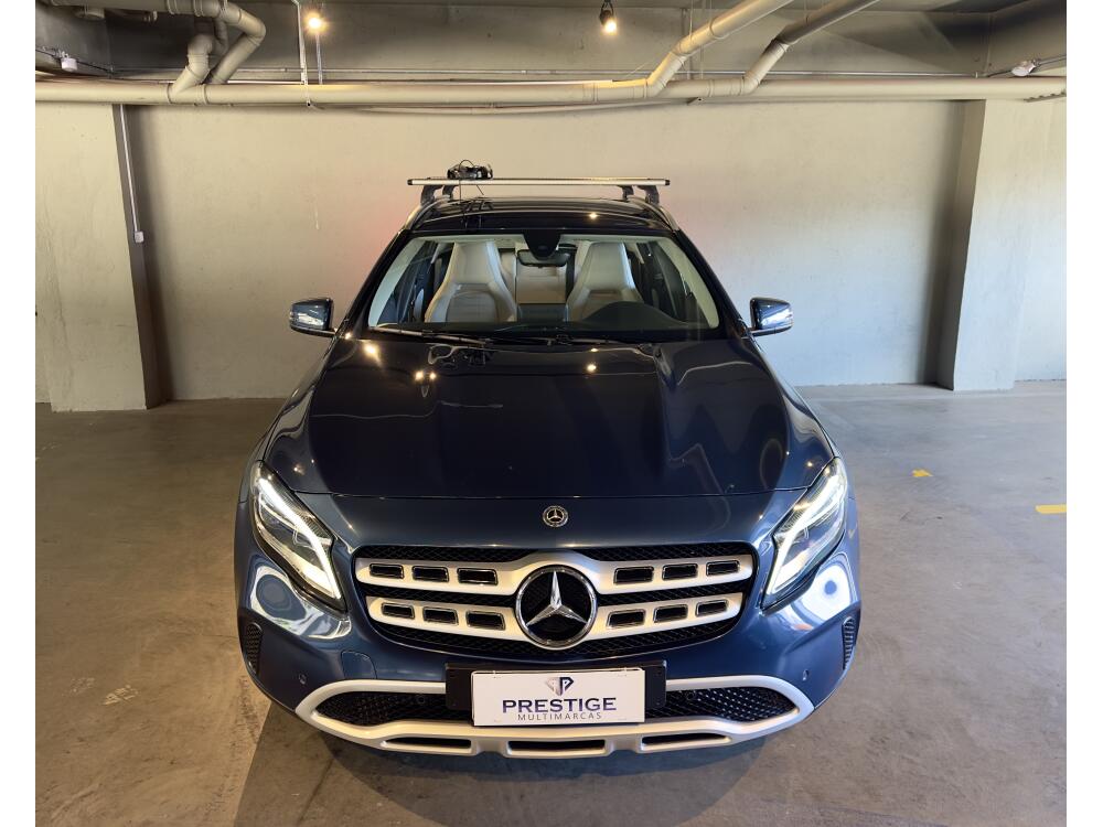 Mercedes Benz GLA 200