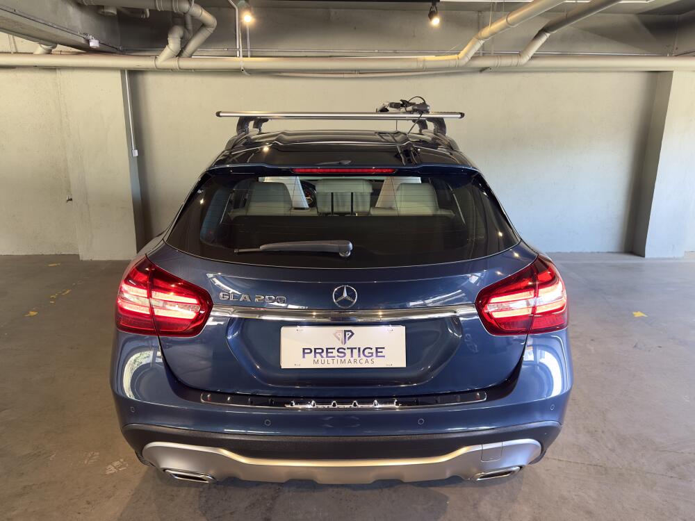 Mercedes Benz GLA 200