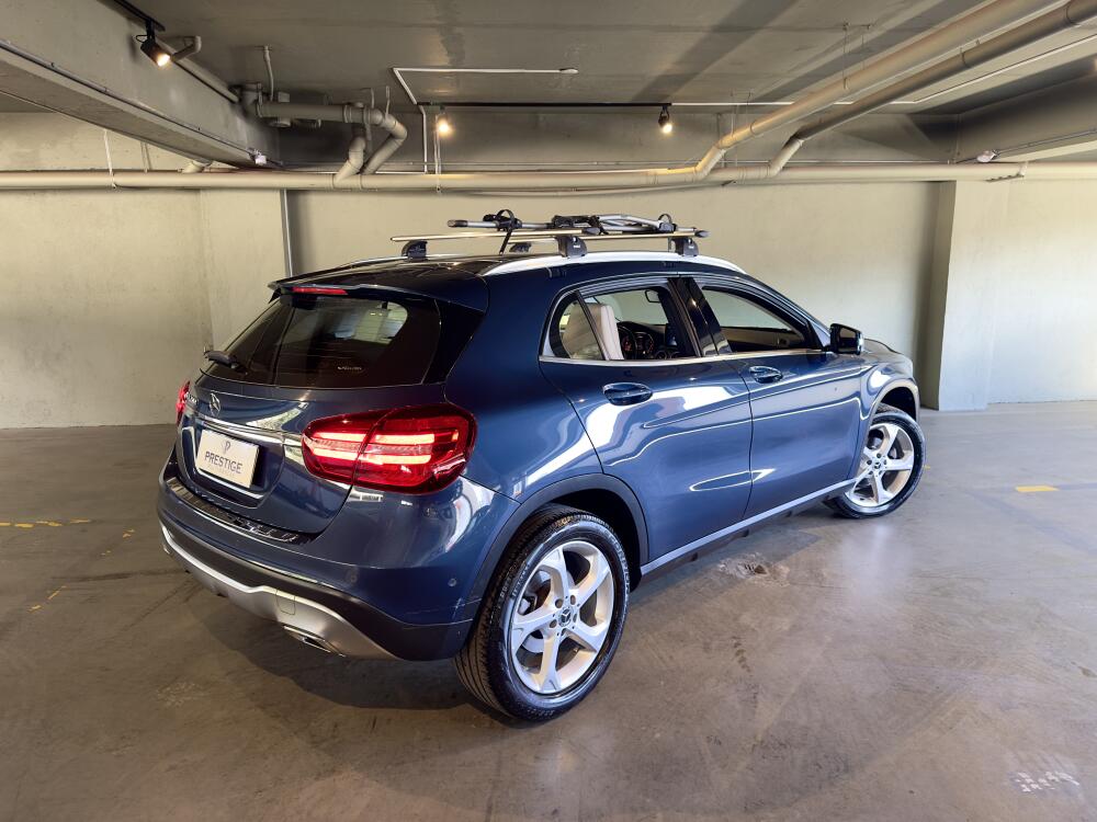 Mercedes Benz GLA 200