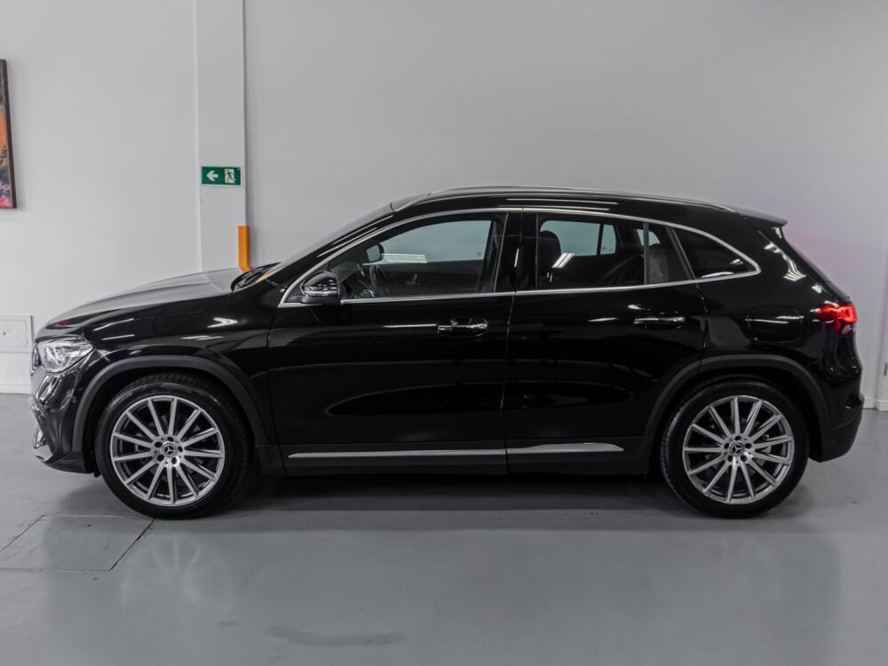 Mercedes Benz GLA 200