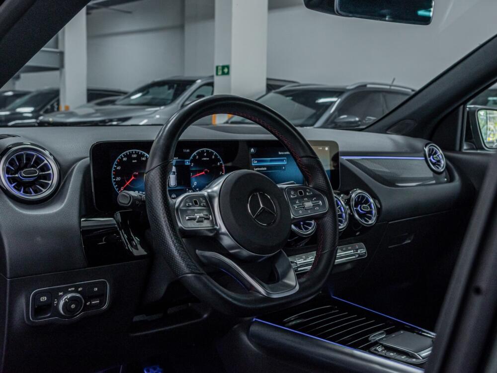 Mercedes Benz GLA 200