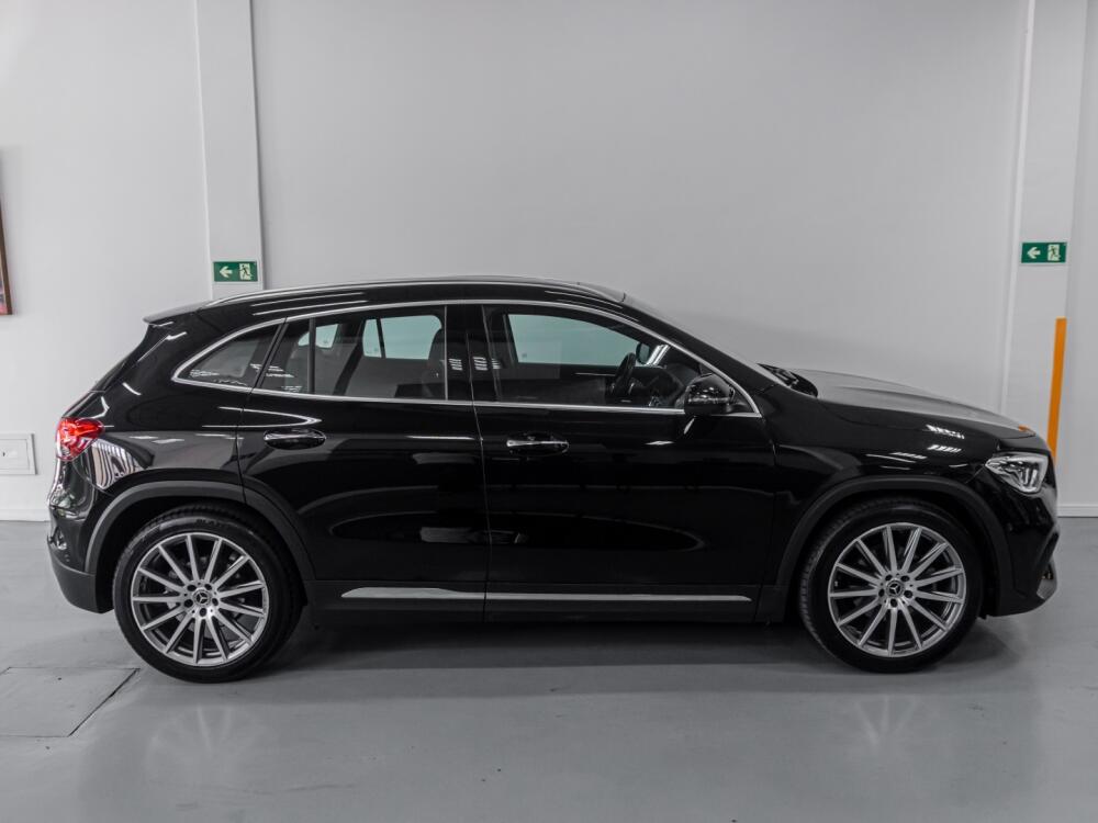 Mercedes Benz GLA 200