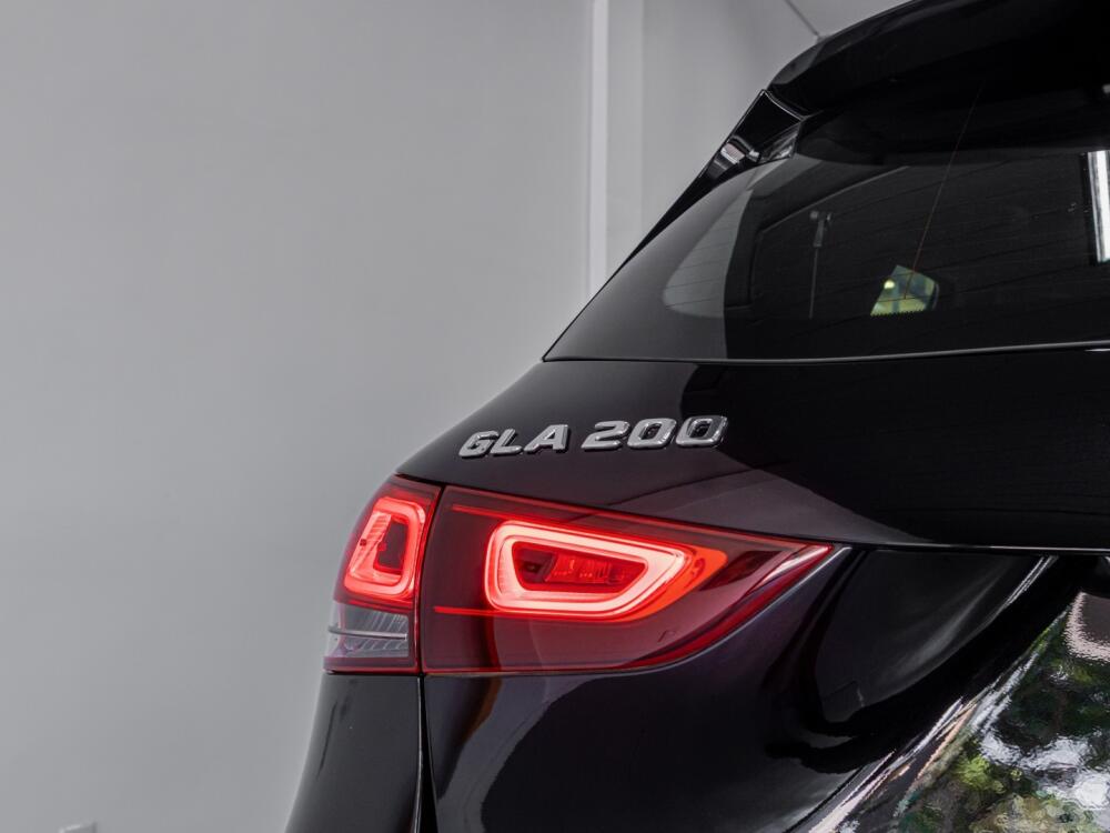 Mercedes Benz GLA 200