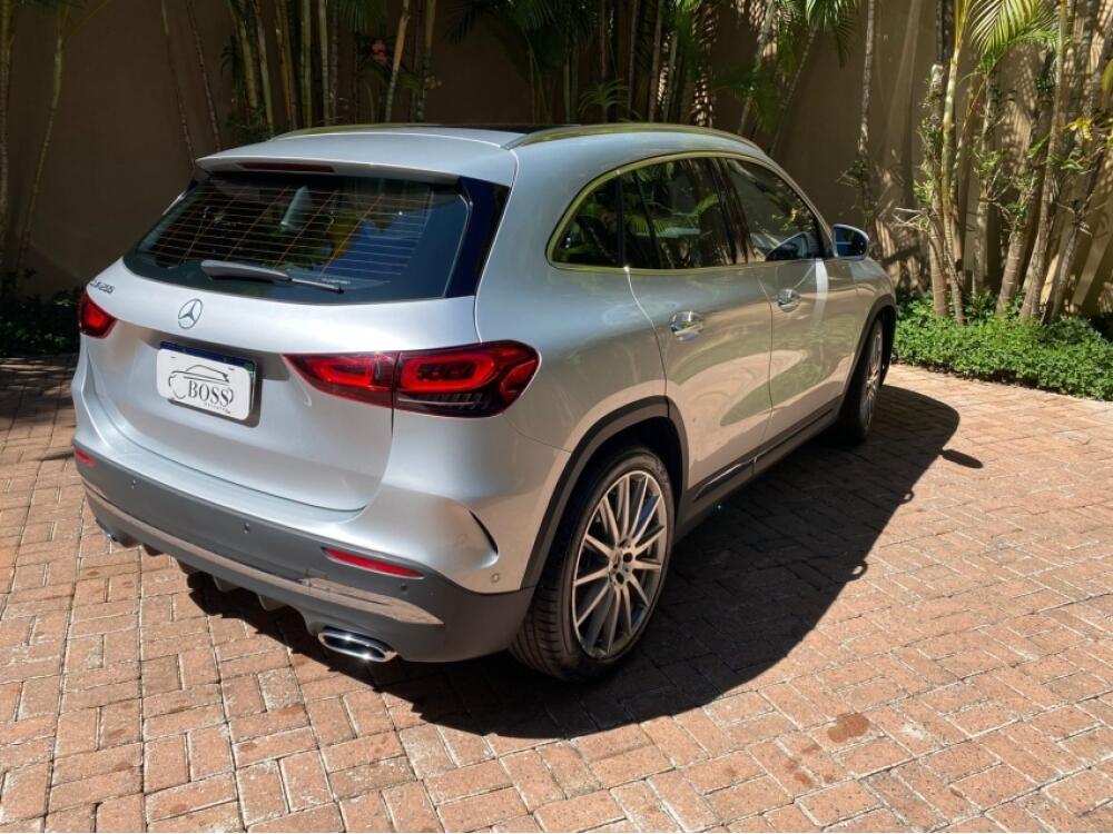 Mercedes Benz GLA 200