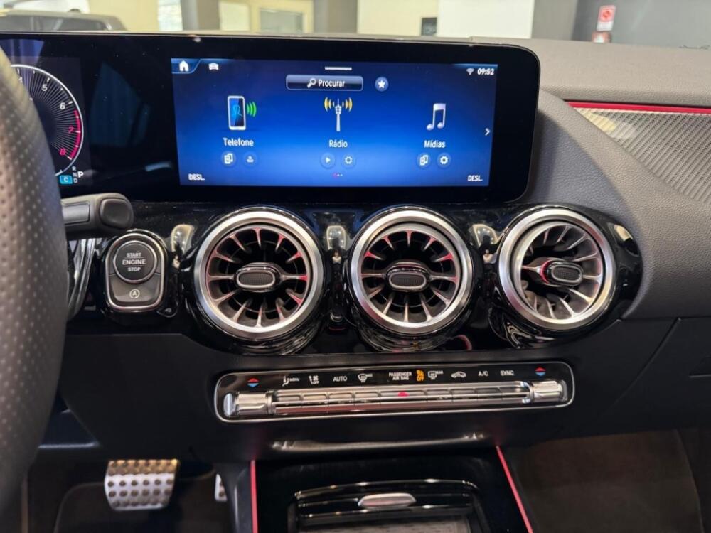 Mercedes Benz GLA 200