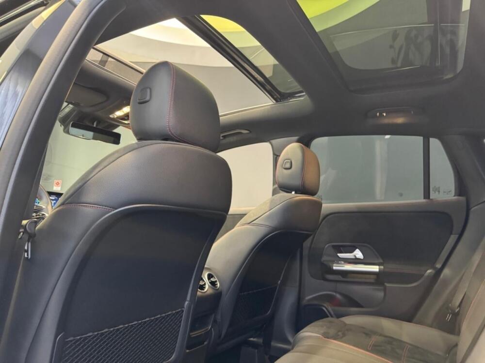Mercedes Benz GLA 200