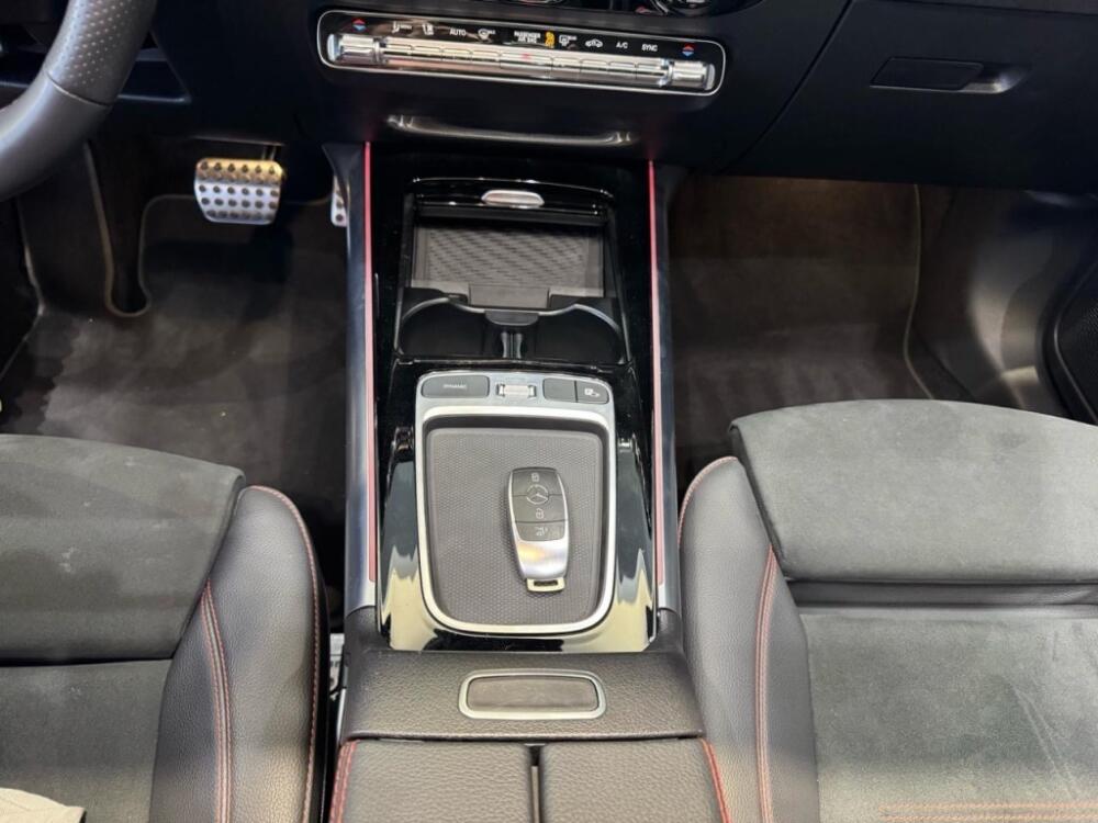 Mercedes Benz GLA 200